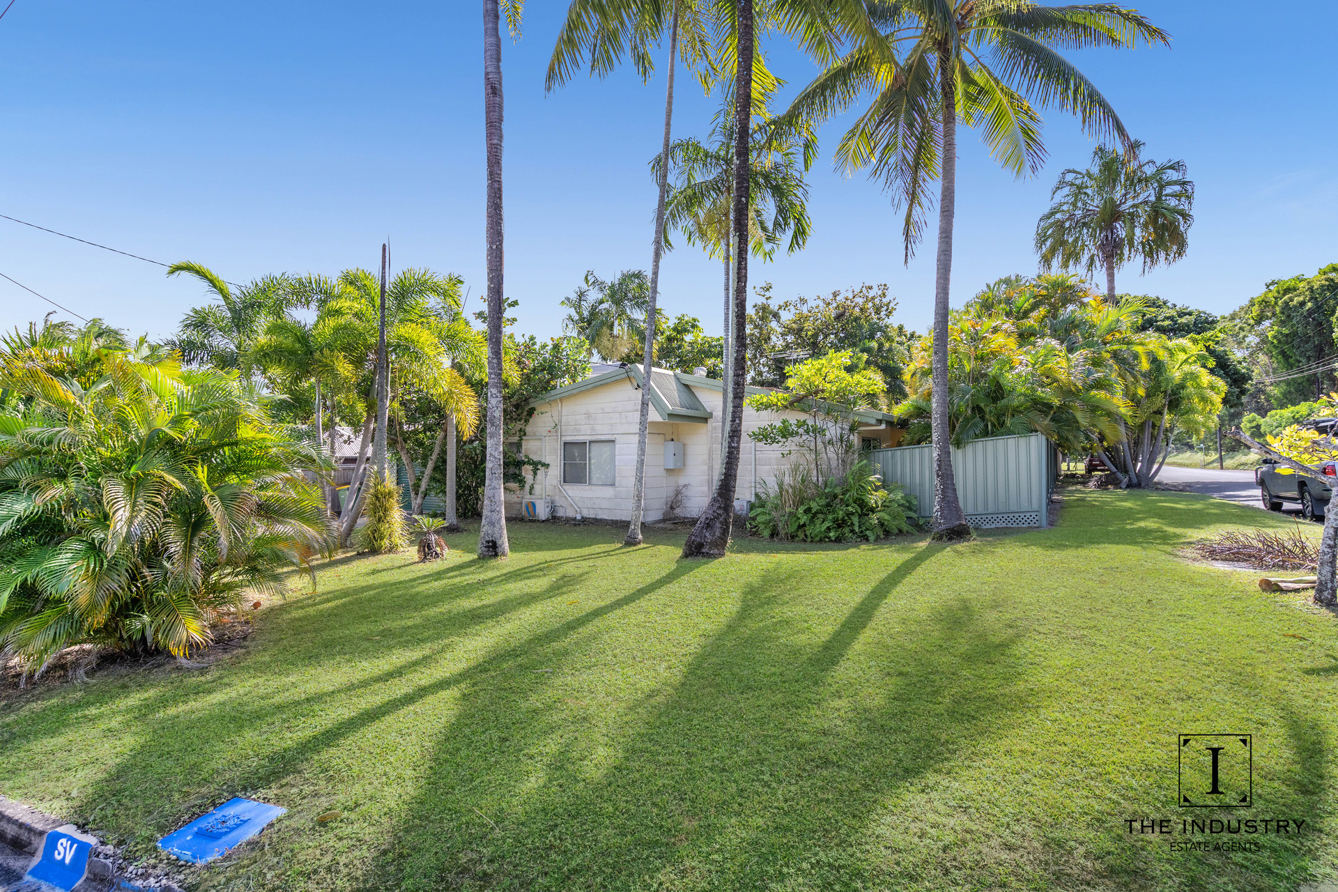 2 Corinda Close, Trinity Beach, QLD 4879 AUS