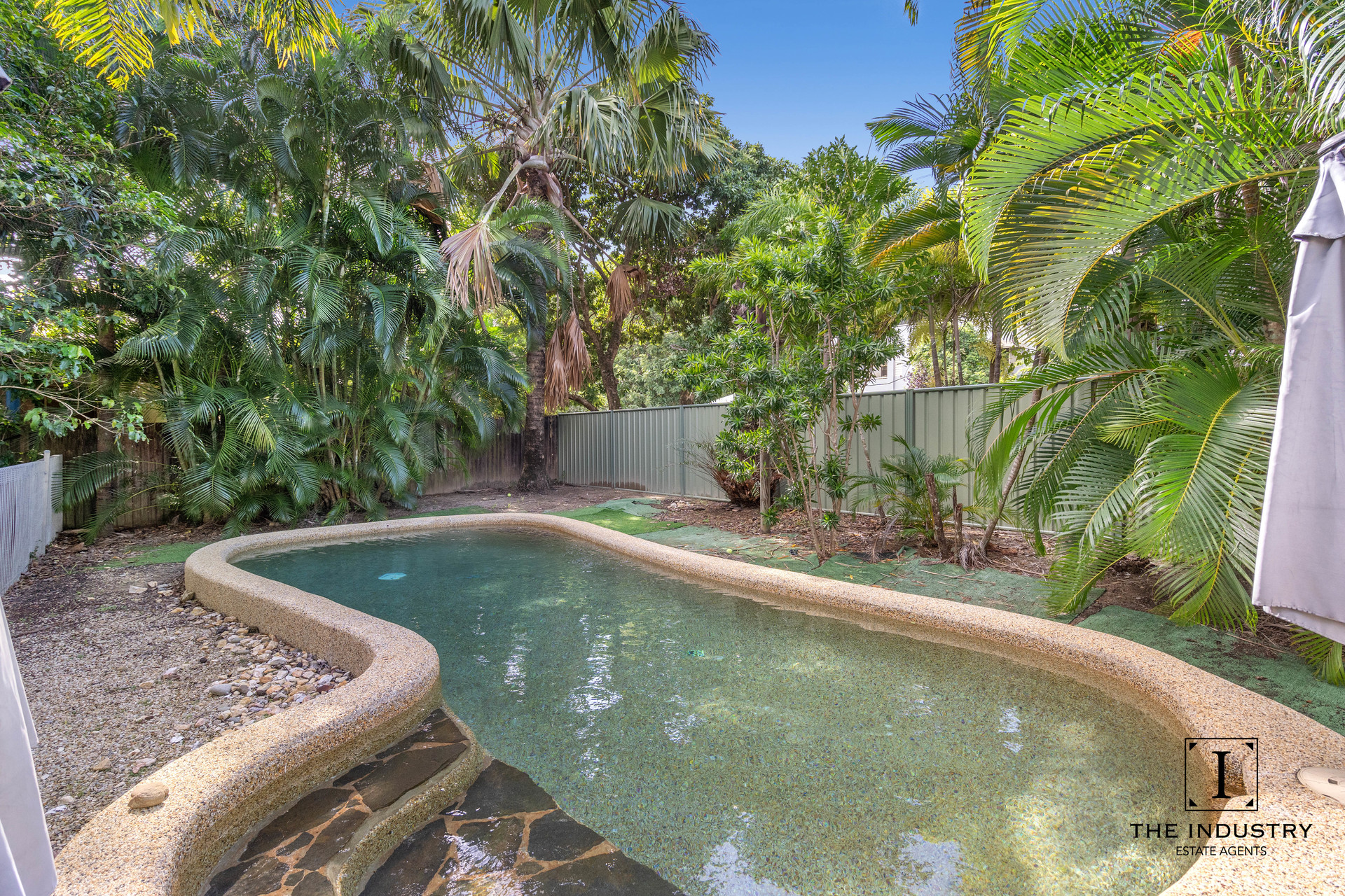 2 Corinda Close, Trinity Beach, QLD 4879 AUS