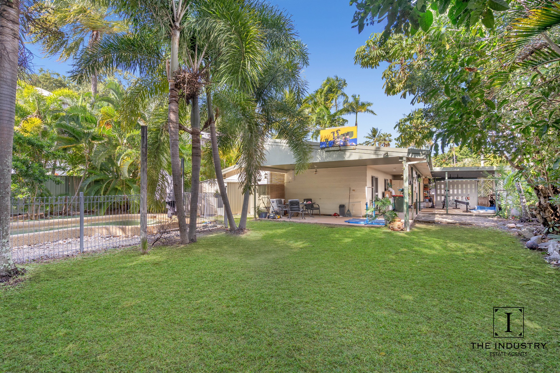 2 Corinda Close, Trinity Beach, QLD 4879 AUS