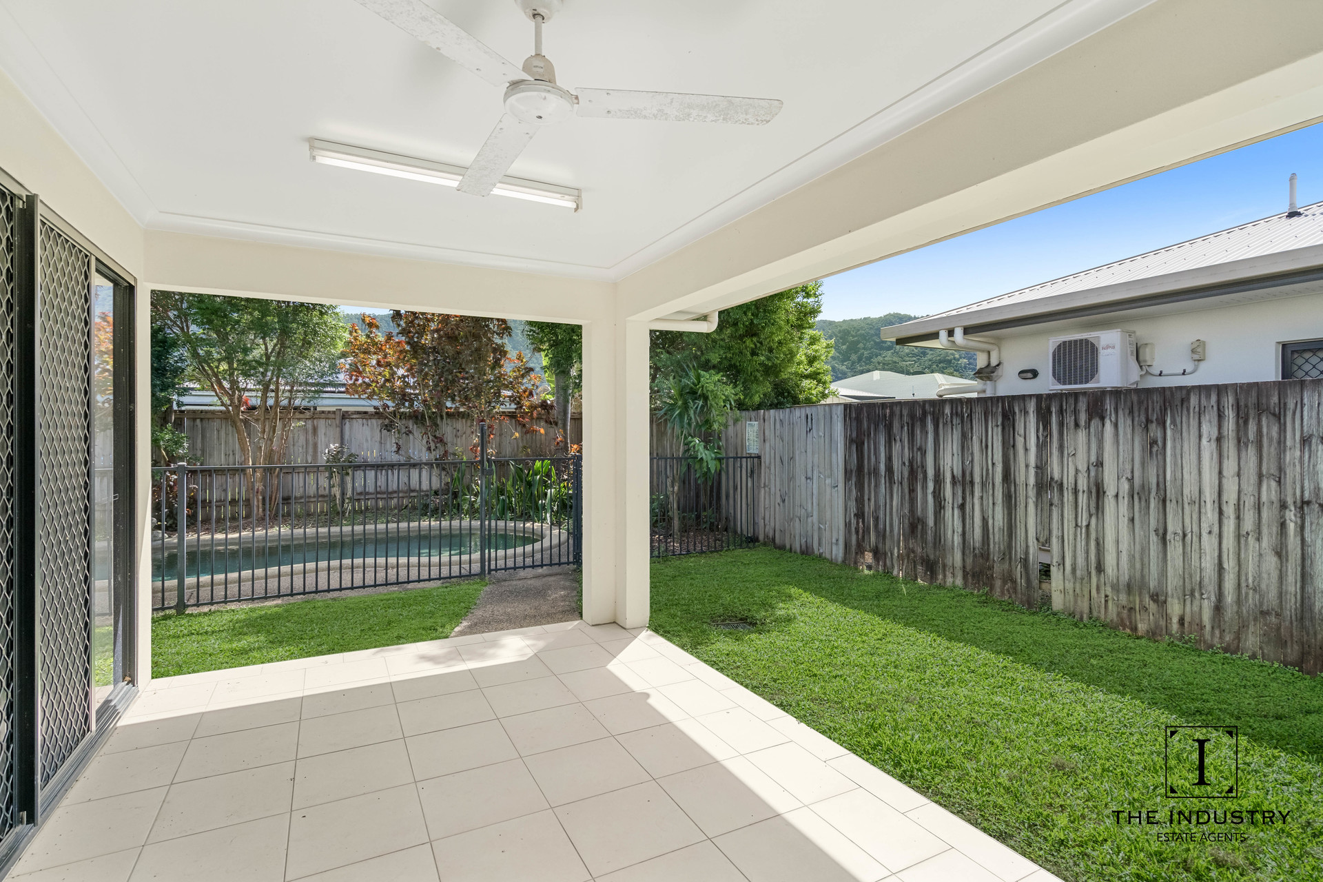 8 Roderick Street, Bentley Park, QLD 4869 AUS