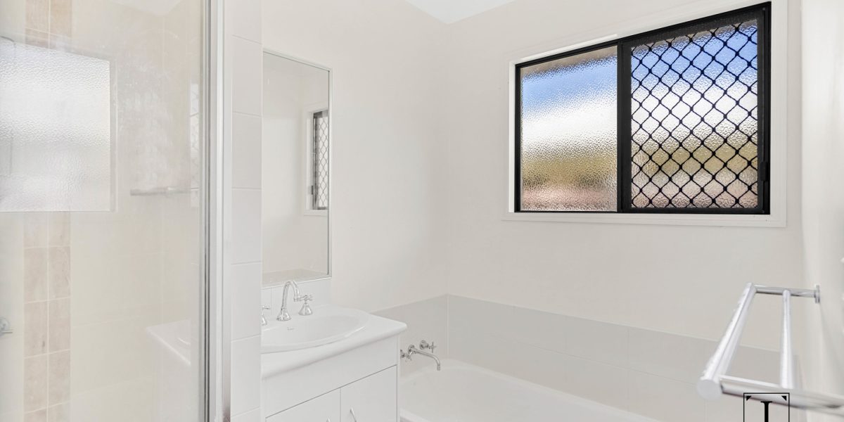 8 Roderick Street, Bentley Park, QLD 4869 AUS