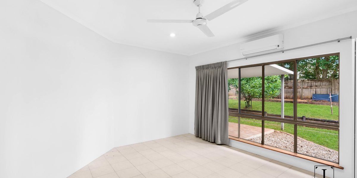 3 Elkhorn Close, Redlynch, QLD 4870 AUS