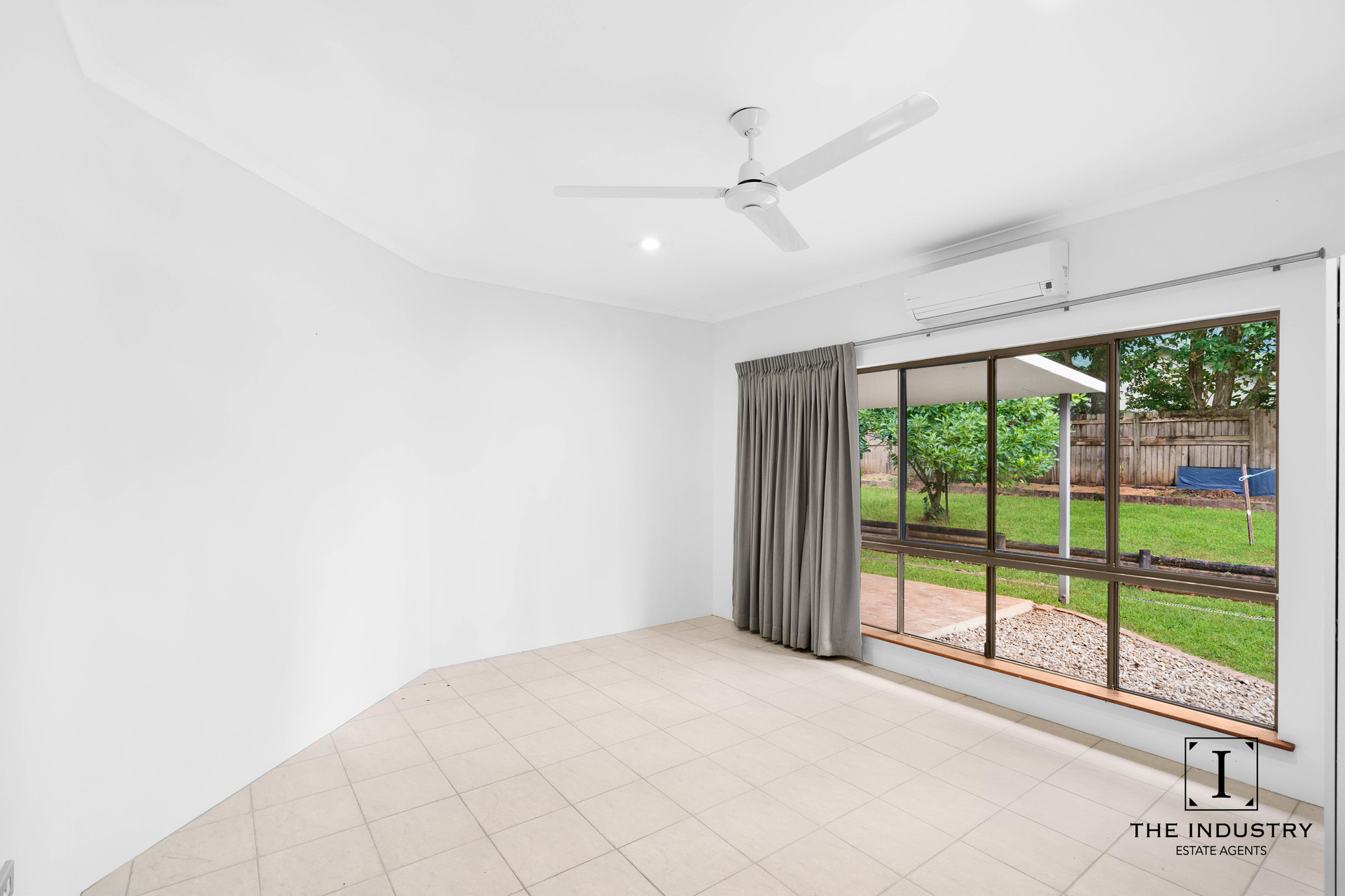 3 Elkhorn Close, Redlynch, QLD 4870 AUS