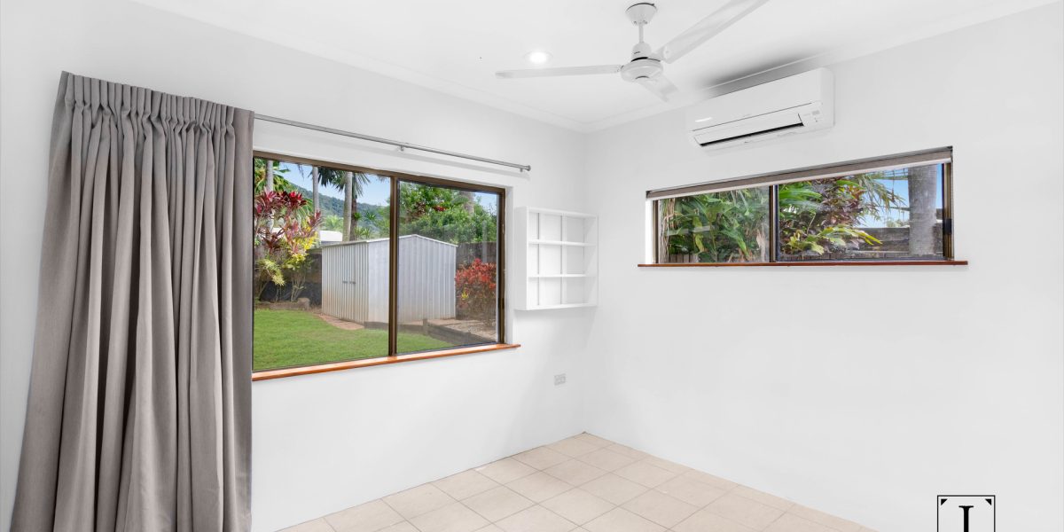 3 Elkhorn Close, Redlynch, QLD 4870 AUS