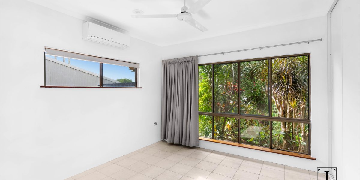 3 Elkhorn Close, Redlynch, QLD 4870 AUS