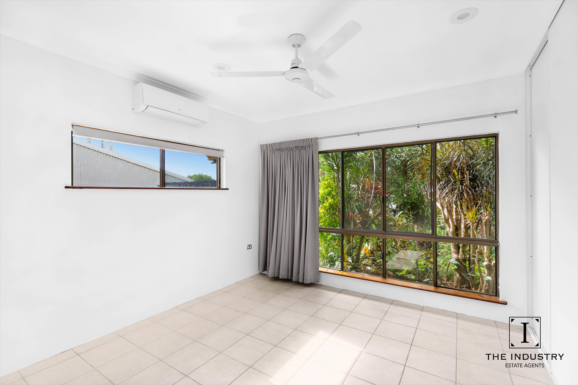 3 Elkhorn Close, Redlynch, QLD 4870 AUS