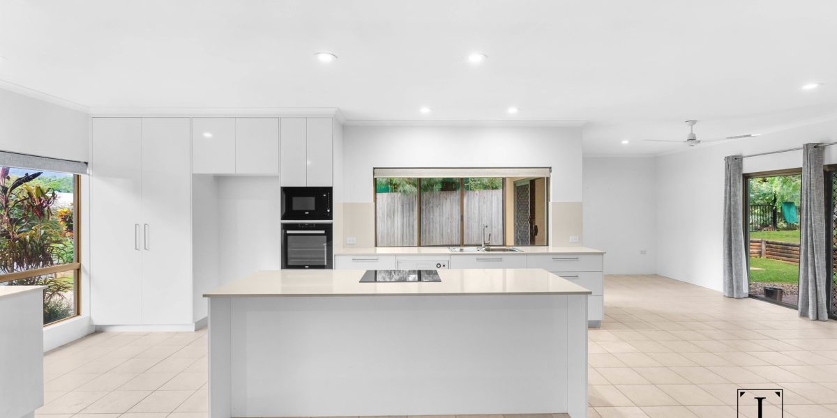 3 Elkhorn Close, Redlynch, QLD 4870 AUS