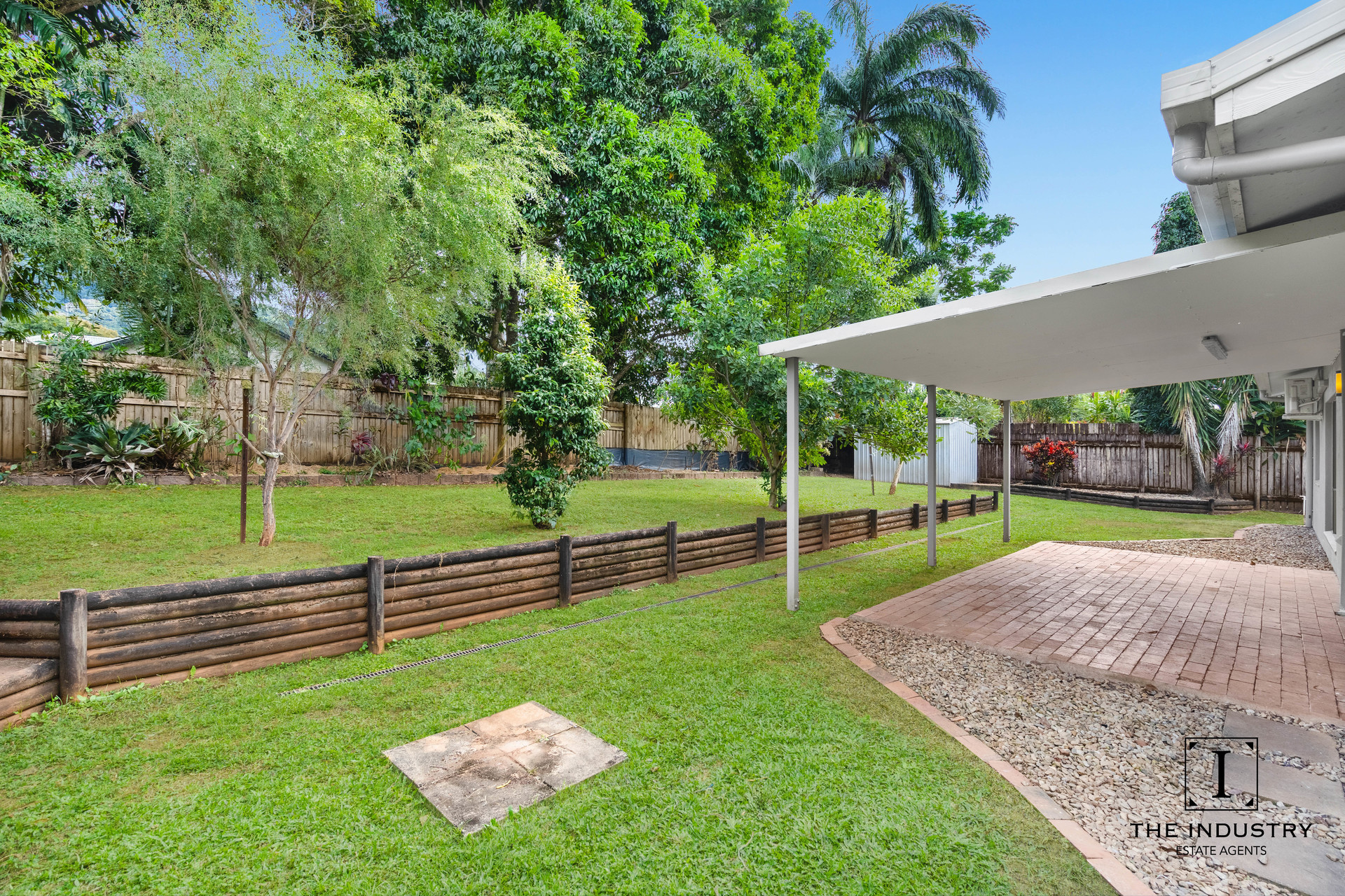 3 Elkhorn Close, Redlynch, QLD 4870 AUS