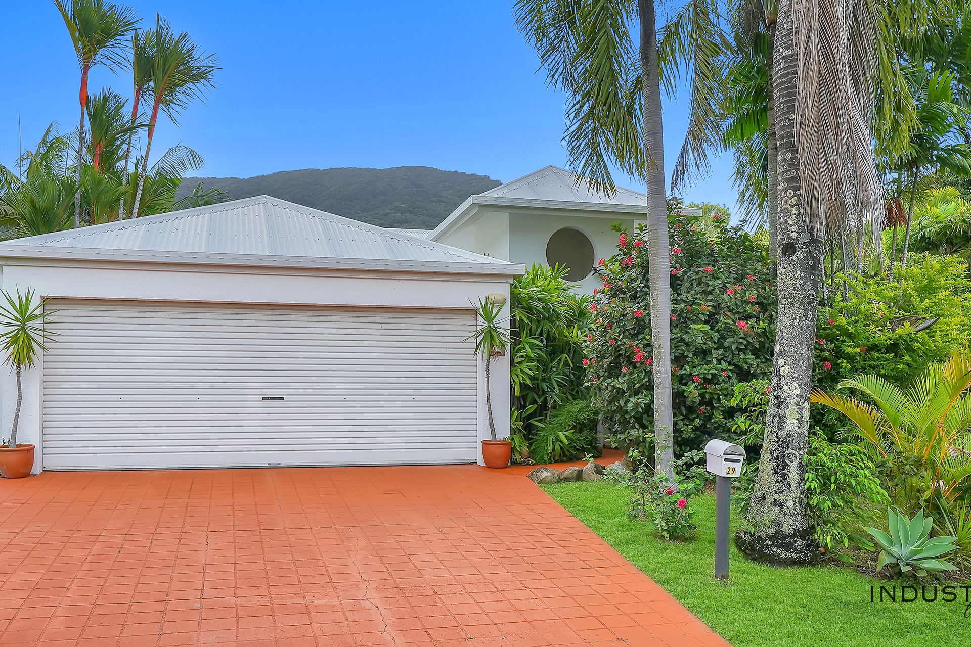 29 Oliva Street, Palm Cove, QLD 4879 AUS