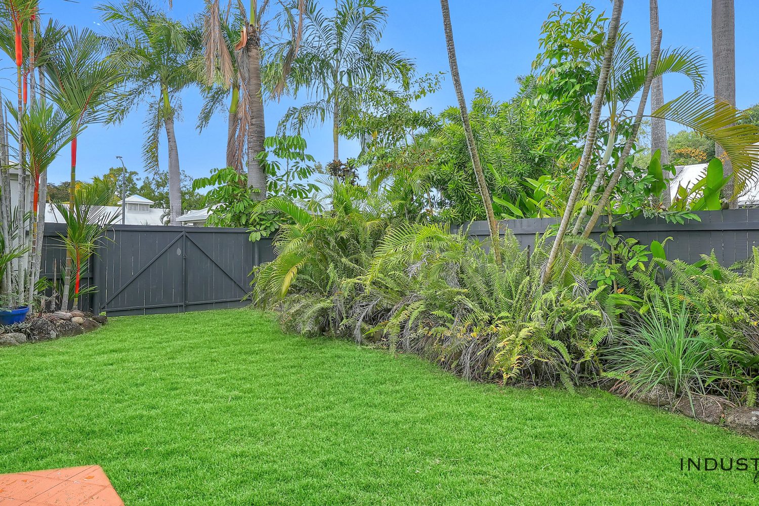 29 Oliva Street, Palm Cove, QLD 4879 AUS