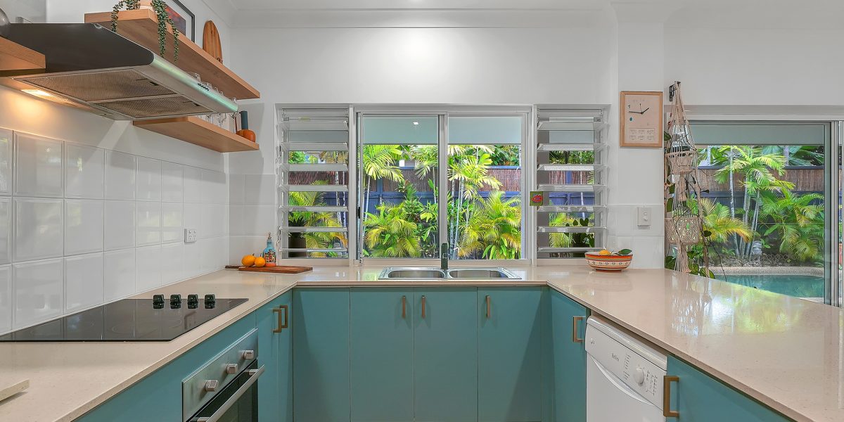 29 Oliva Street, Palm Cove, QLD 4879 AUS