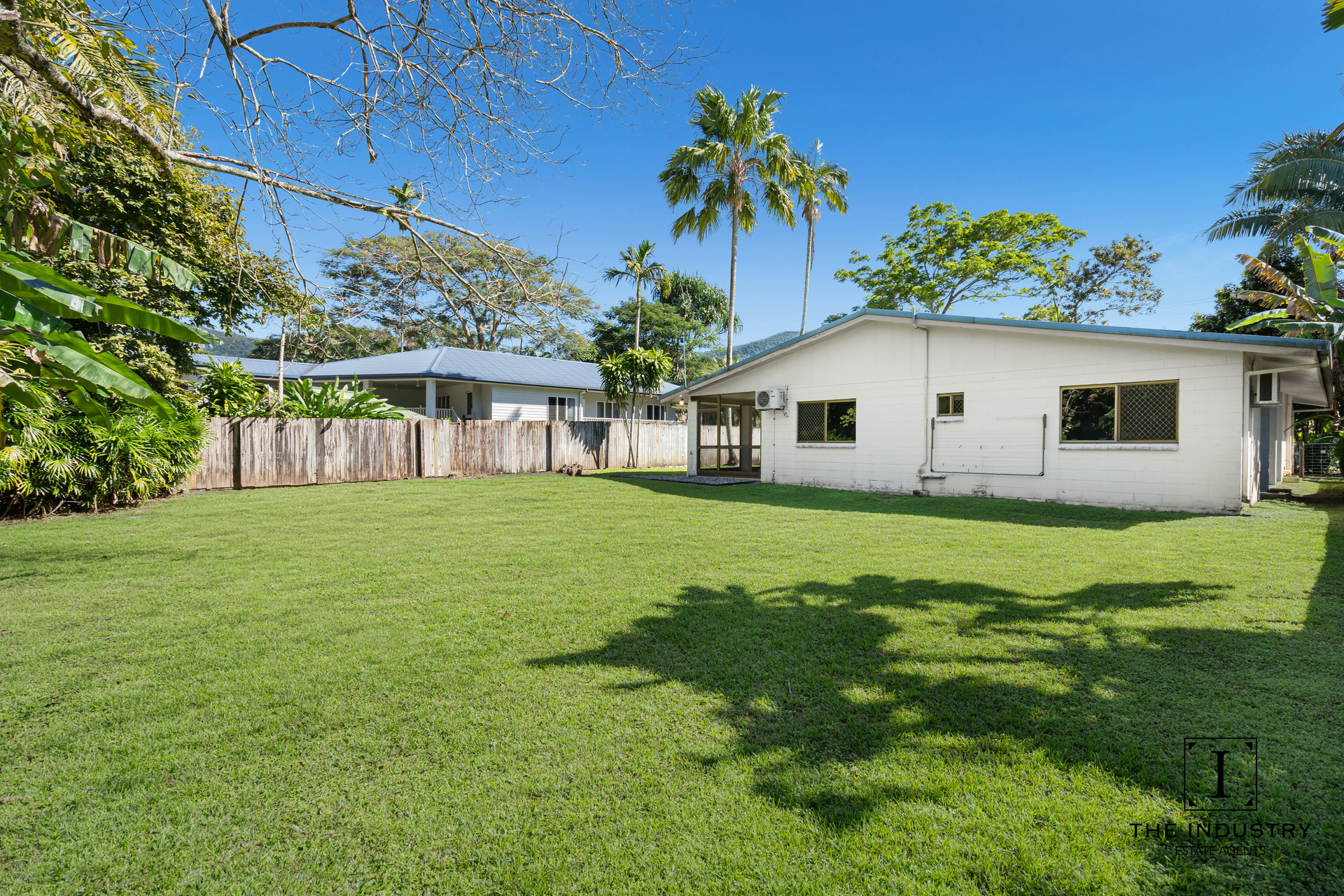 27 Sandwich Street, Kamerunga, QLD 4870 AUS