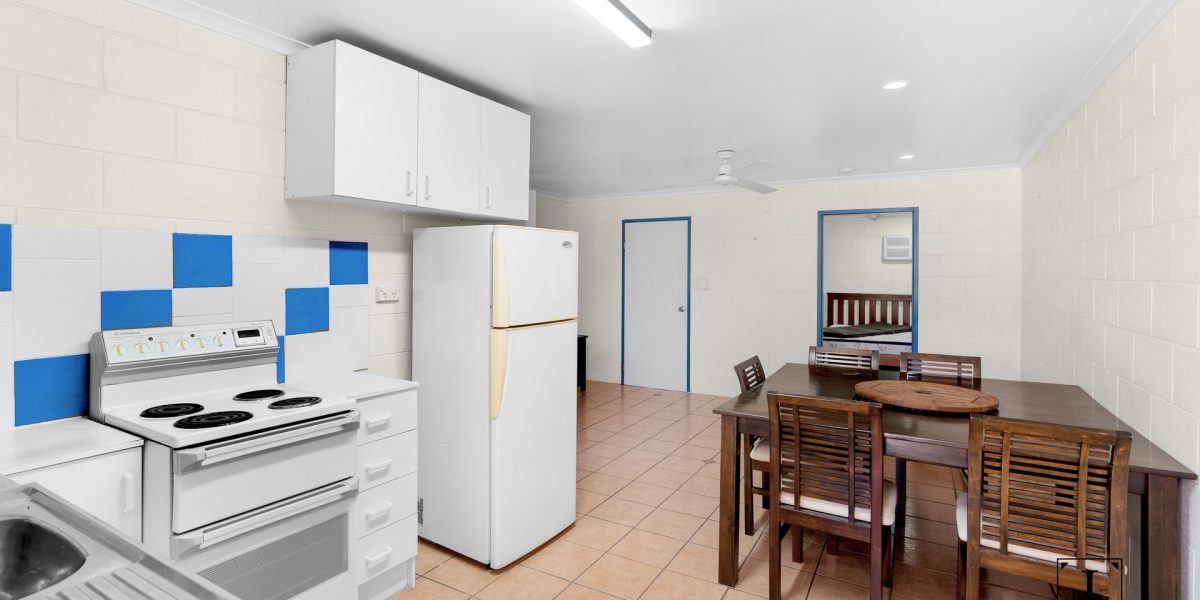 2/12 Allan Street, Bungalow, QLD 4870 AUS