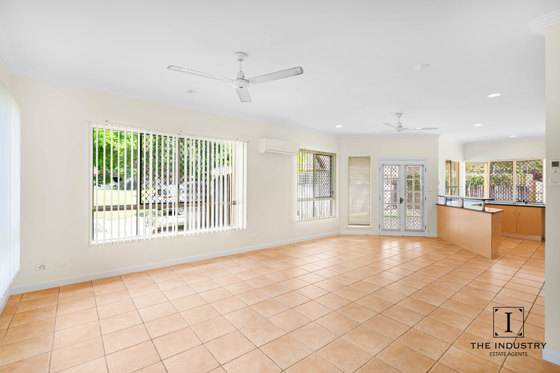 18 Quadrio Crescent, Brinsmead, QLD 4870 AUS