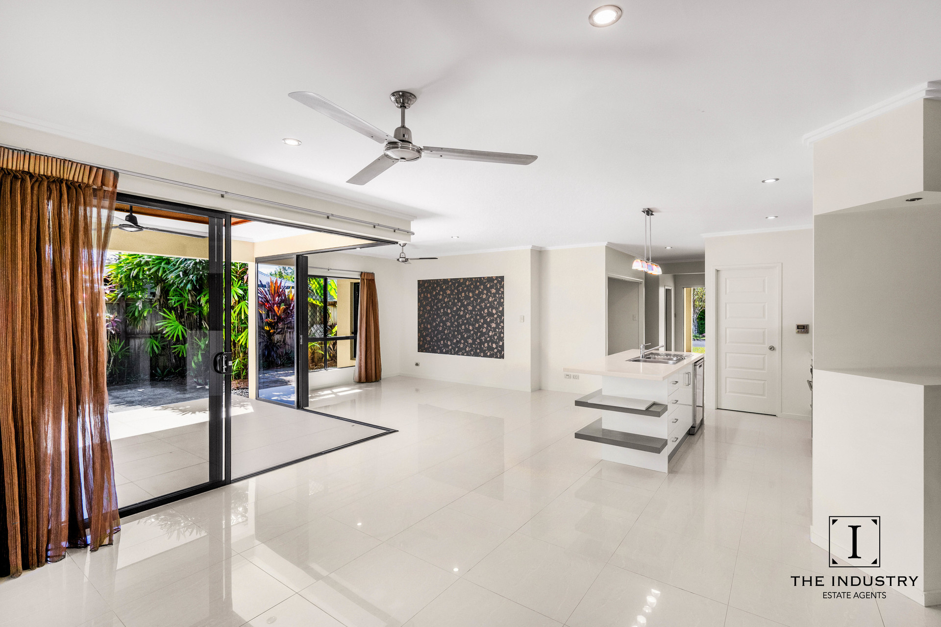 3 Northgate Close, Redlynch, QLD 4870 AUS