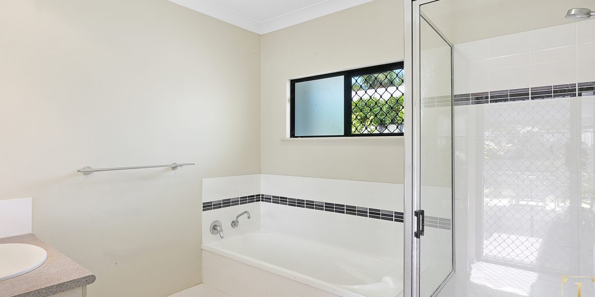 3 Franklin Close, Clifton Beach, QLD 4879 AUS