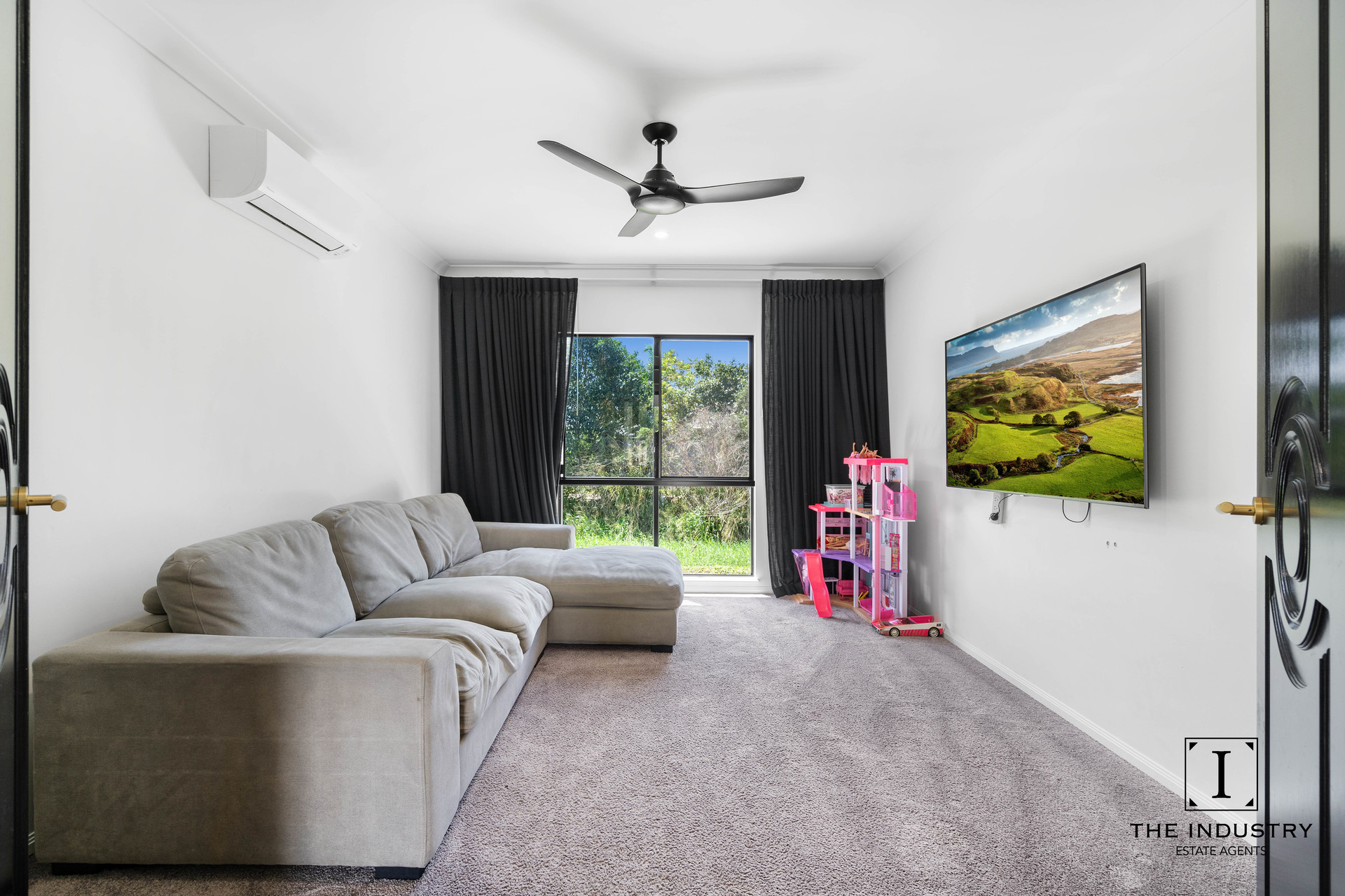 9 Lakeside Drive, Smithfield, QLD 4878 AUS