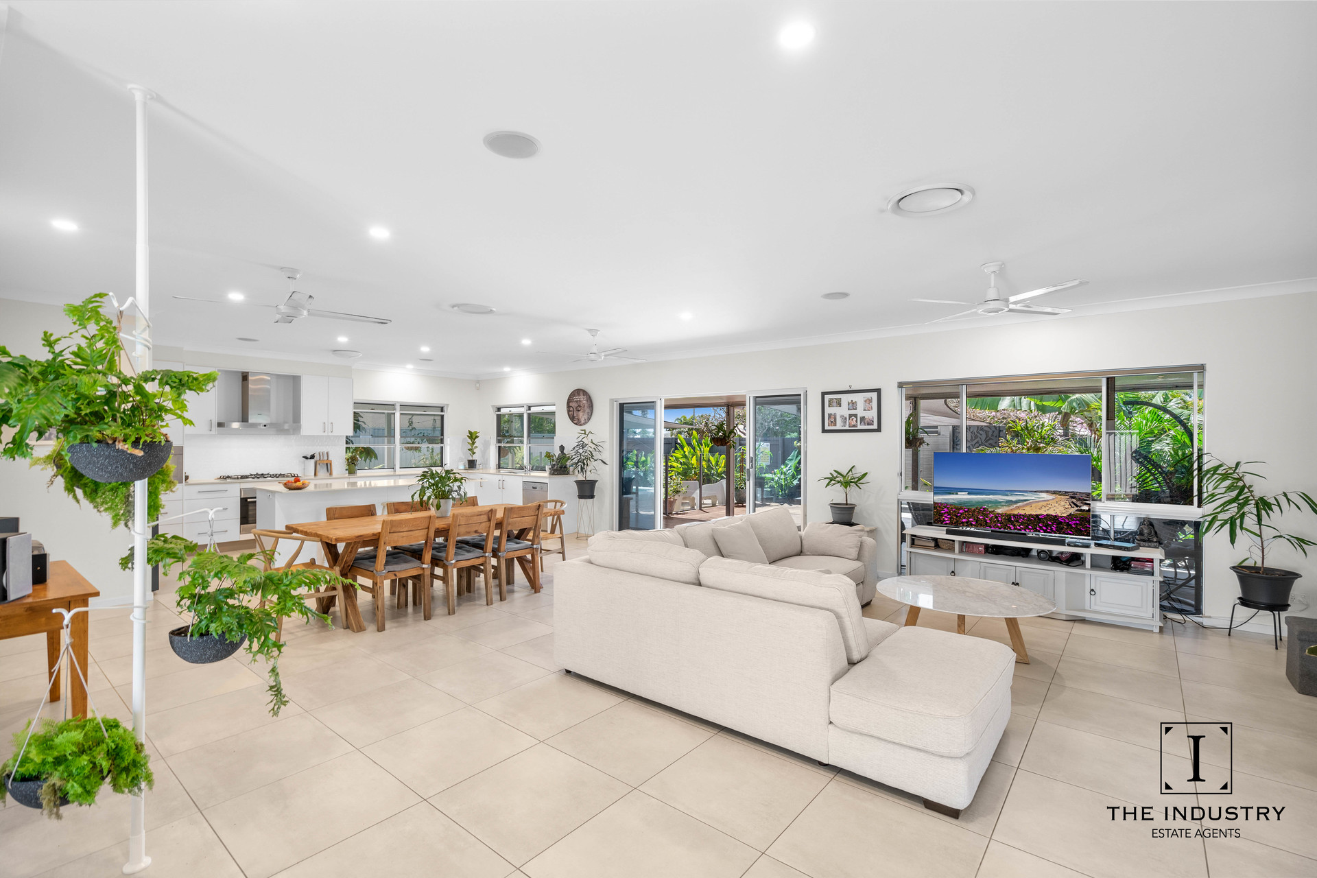 2 Selwyn Circuit, Trinity Park, QLD 4879 AUS