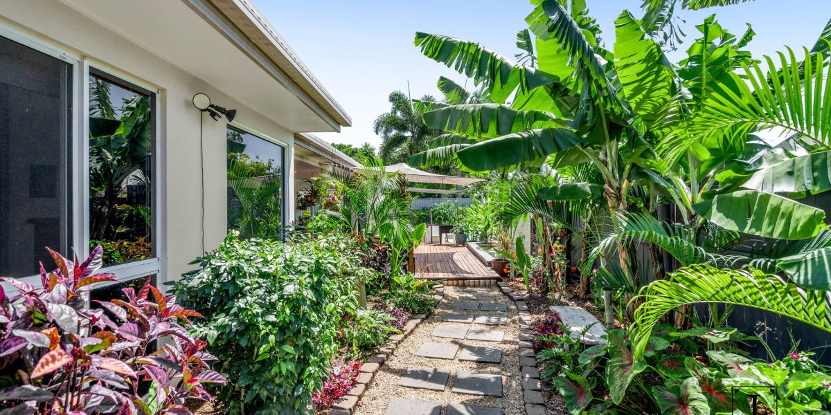 2 Selwyn Circuit, Trinity Park, QLD 4879 AUS
