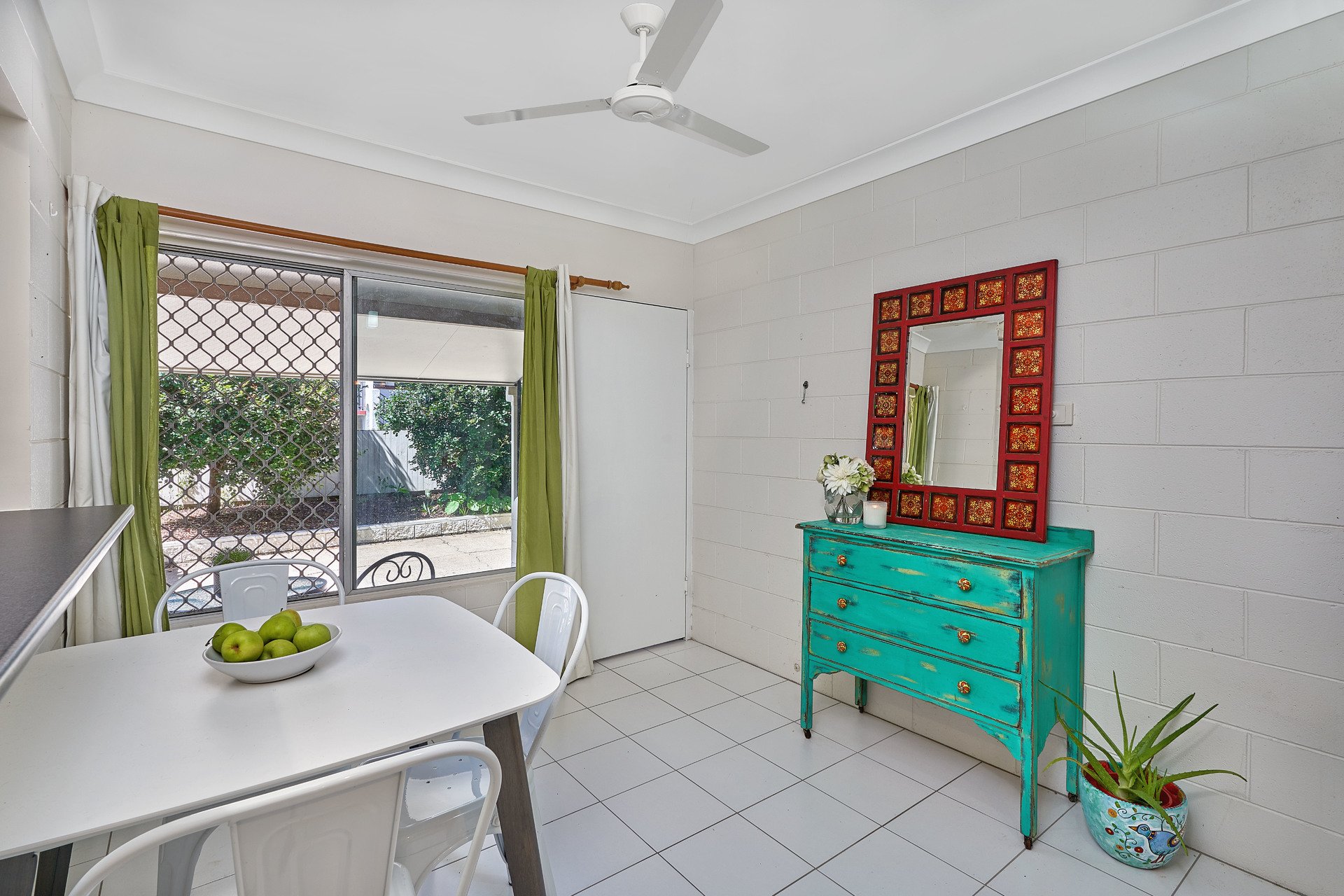 4/4 Crathern Close, Edge Hill, QLD 4870 AUS