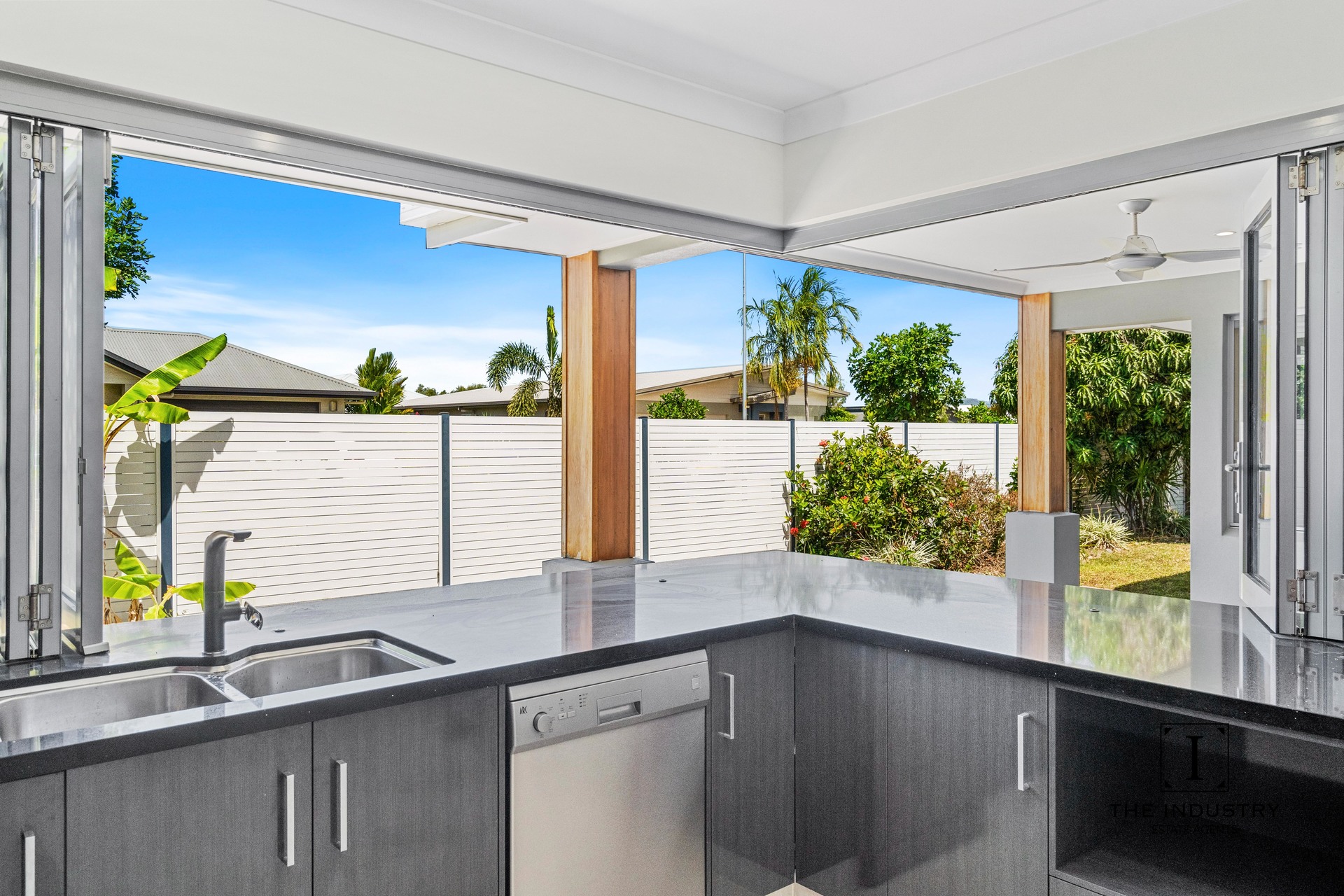 19 Yumbabulla Green, Smithfield, QLD 4878 AUS