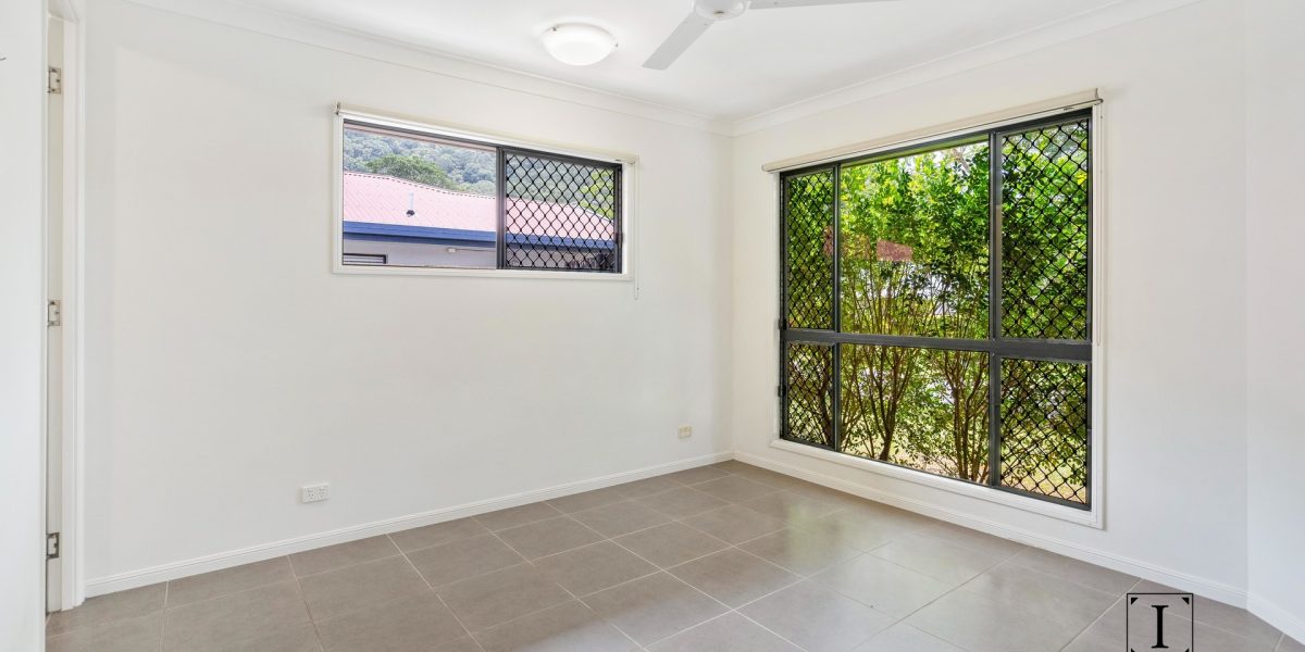 10 Bromell Street, Redlynch, QLD 4870 AUS