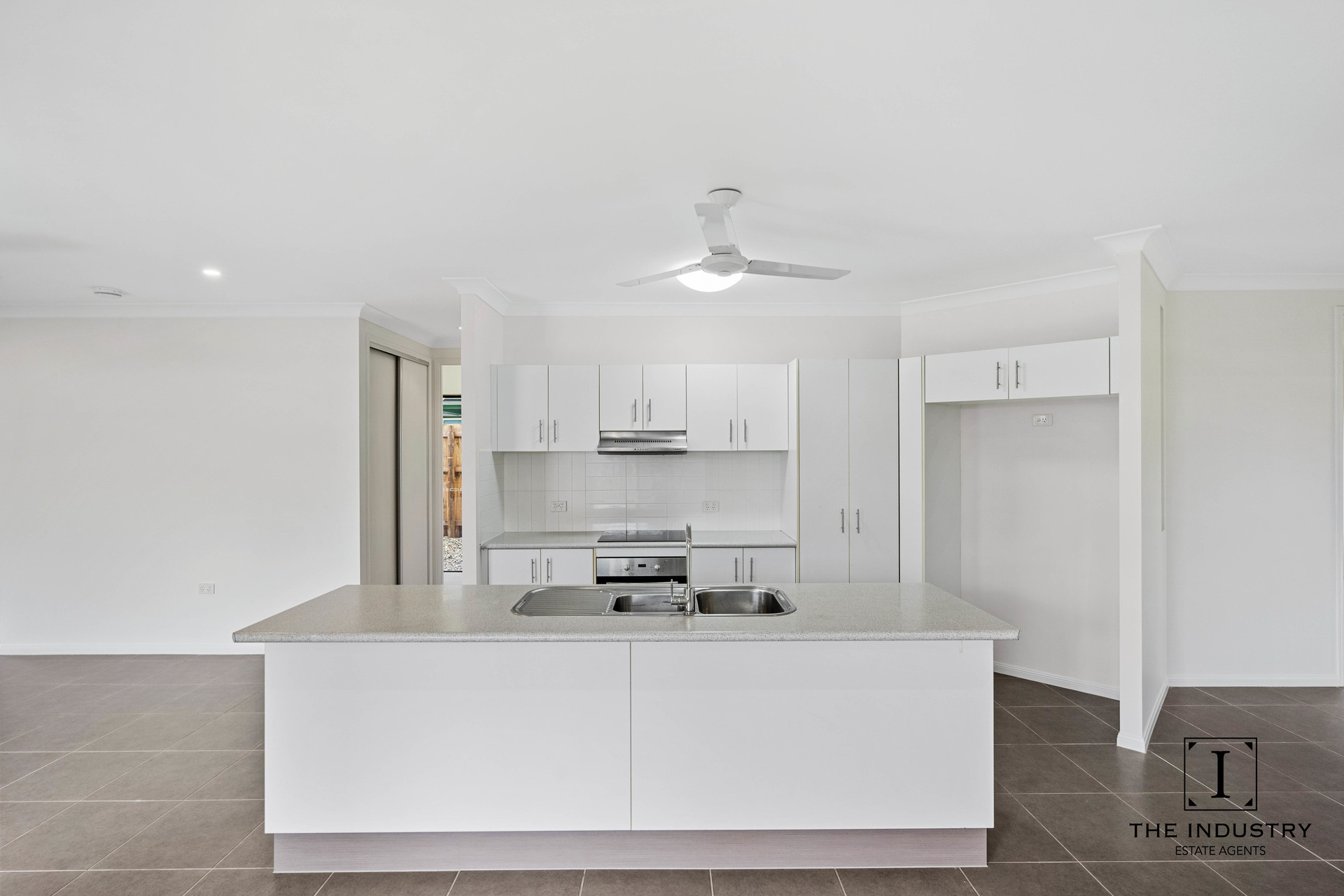 67 Walker Road, Bentley Park, QLD 4869 AUS