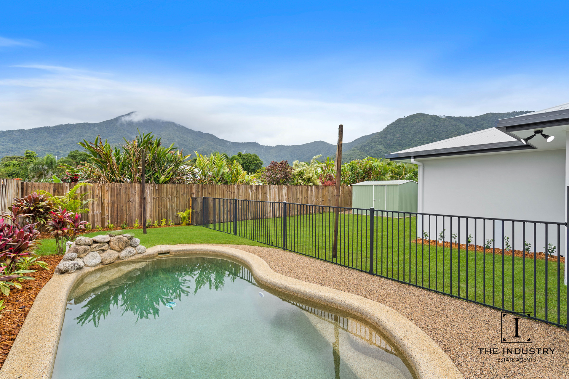 67 Walker Road, Bentley Park, QLD 4869 AUS