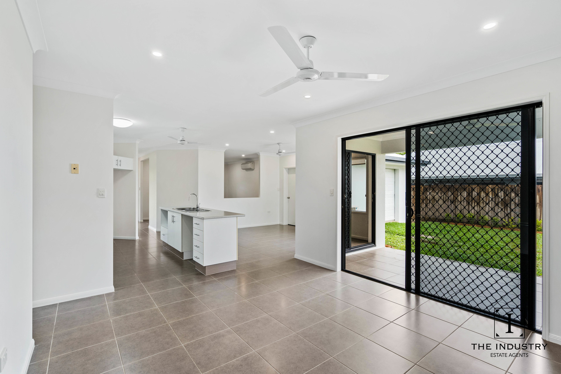 67 Walker Road, Bentley Park, QLD 4869 AUS