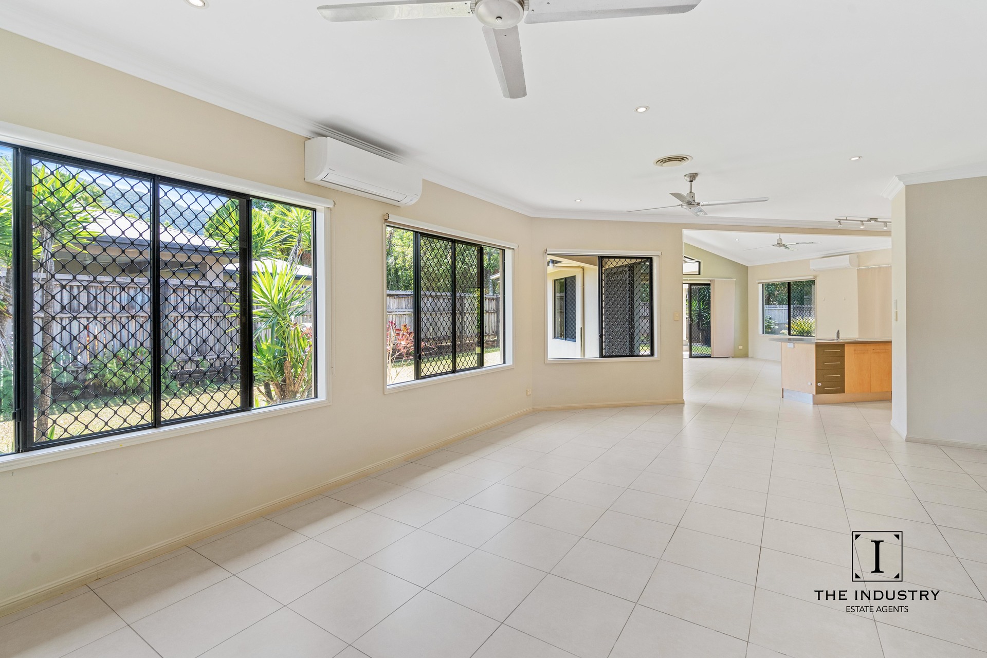 4 Pollock Close, Bentley Park, QLD 4869 AUS