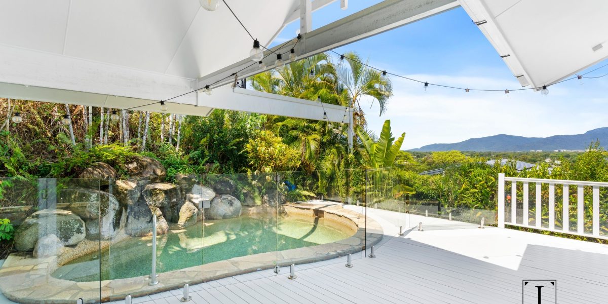 14 Atherton Street, Whitfield, QLD 4870 AUS