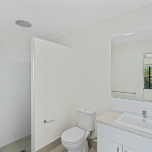 8 Azure Court, Bentley Park, QLD 4869 AUS