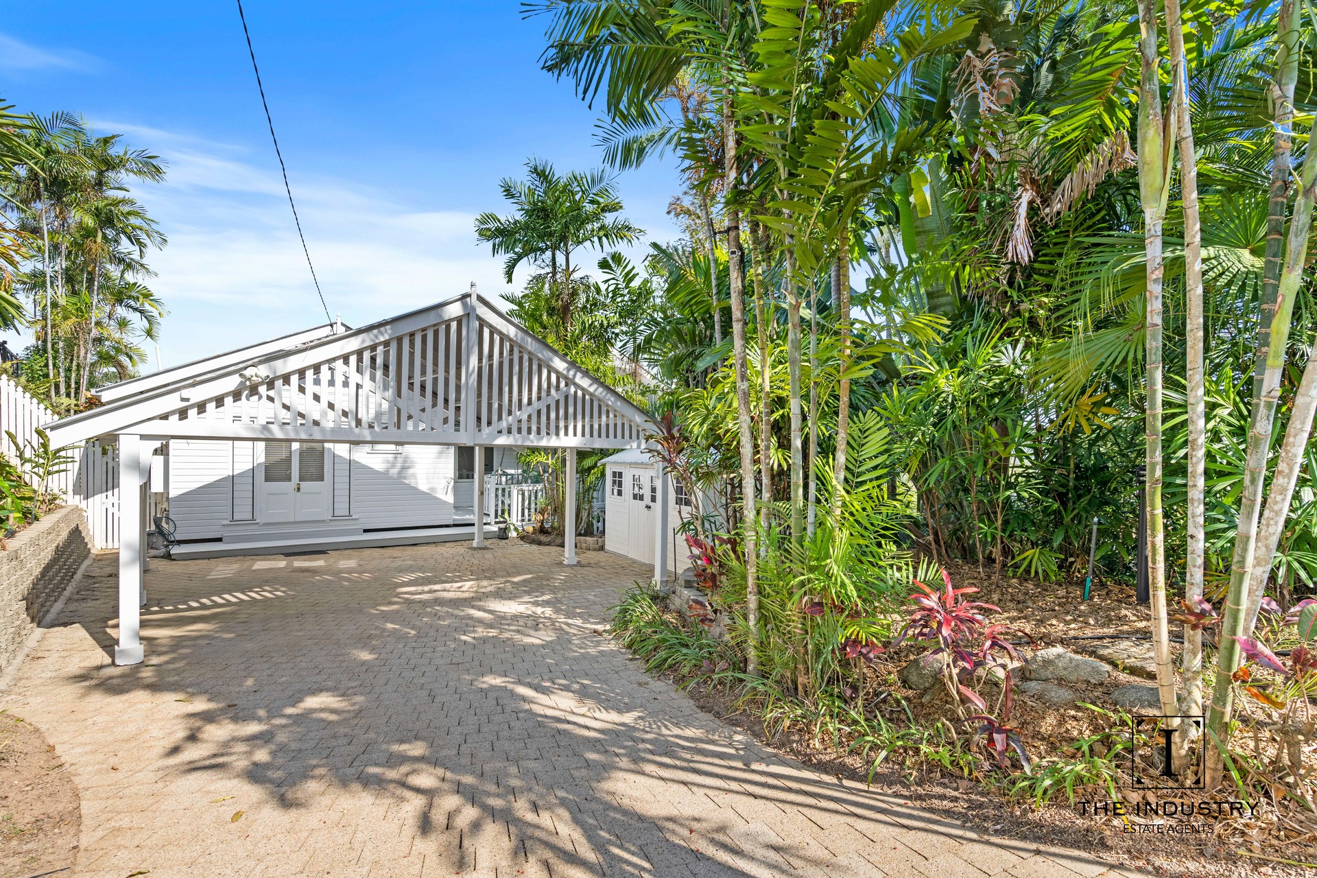 14 Atherton Street, Whitfield, QLD 4870 AUS