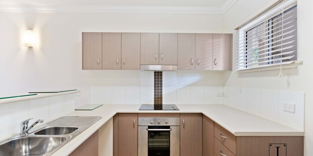 205/2-4 Centenary Close, Manoora, QLD 4870 AUS