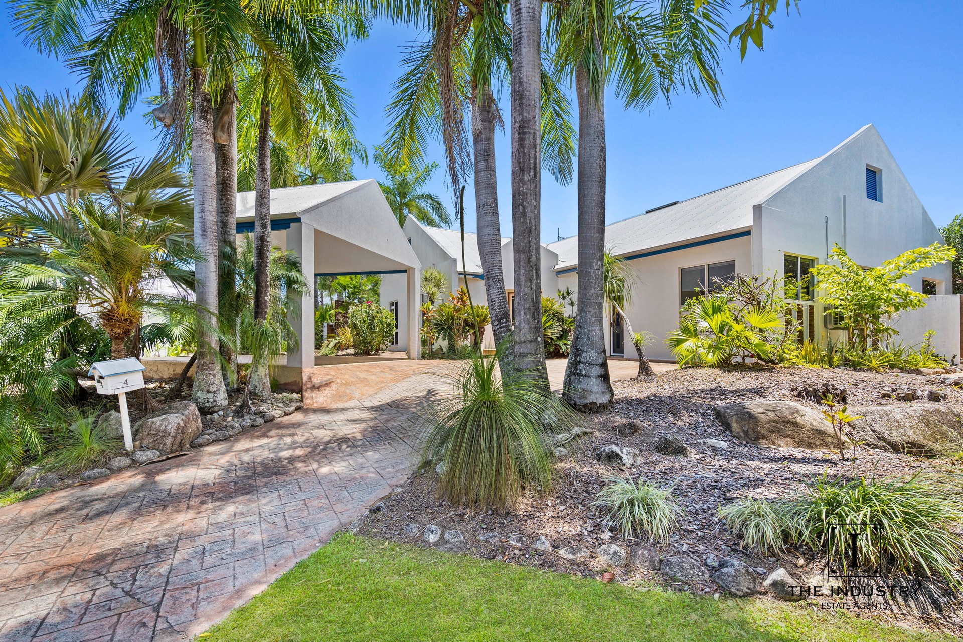 4 Turtle Close, Clifton Beach, QLD 4879 AUS