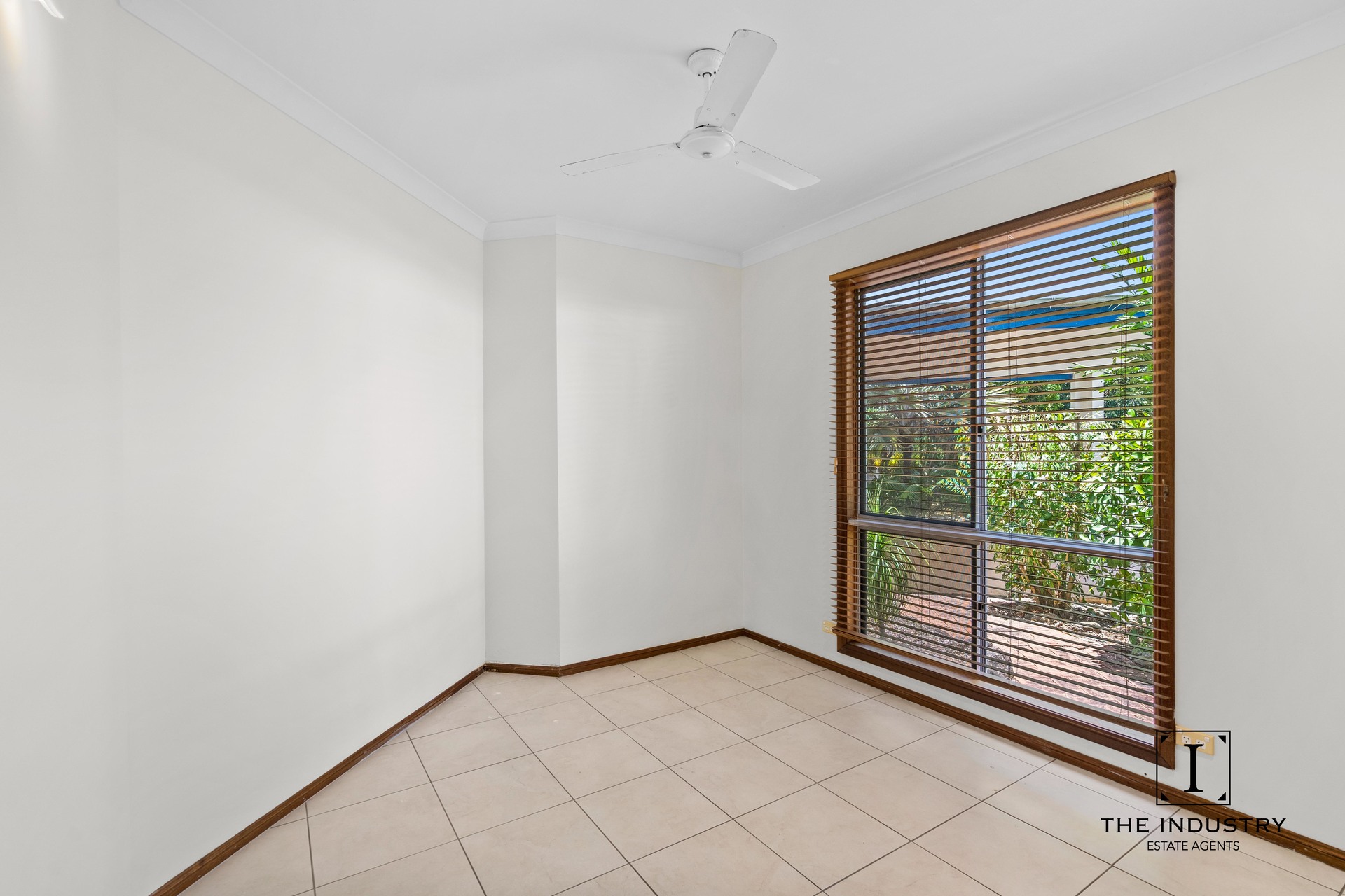 4 Turtle Close, Clifton Beach, QLD 4879 AUS