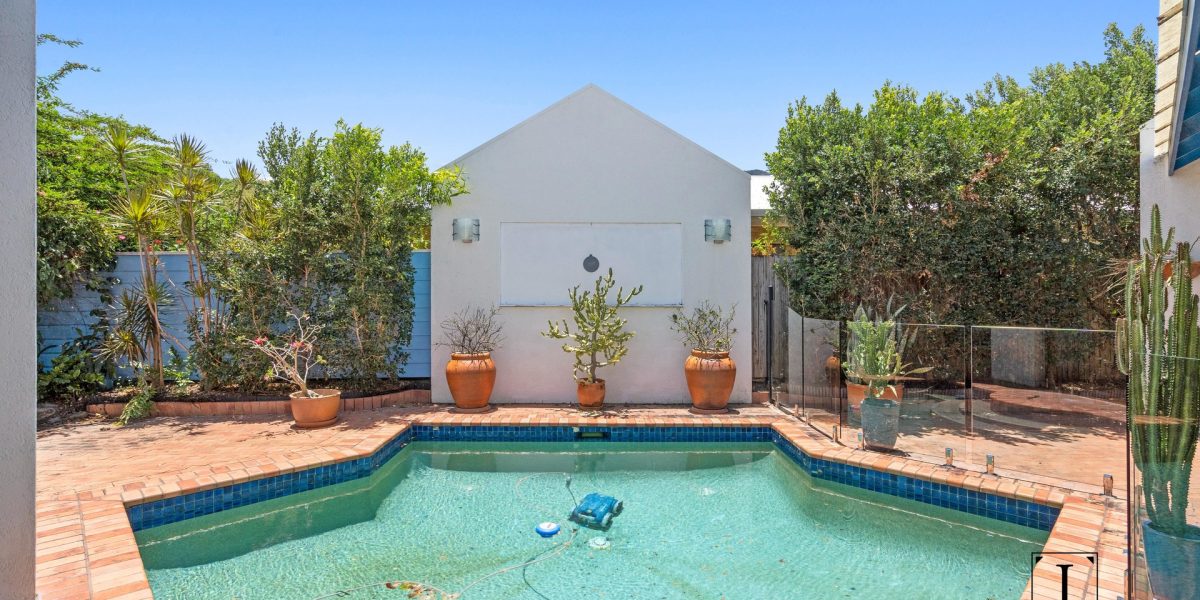 4 Turtle Close, Clifton Beach, QLD 4879 AUS