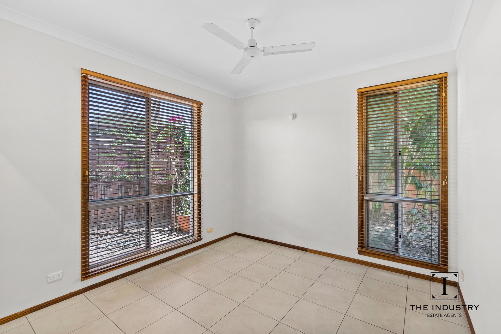 4 Turtle Close, Clifton Beach, QLD 4879 AUS