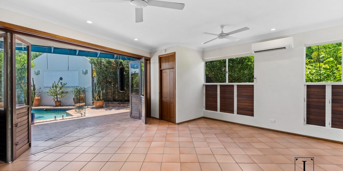 4 Turtle Close, Clifton Beach, QLD 4879 AUS