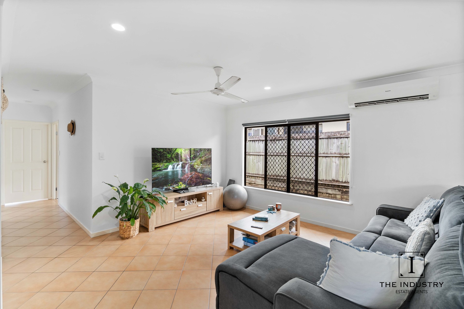 4 Howie Close, Kewarra Beach, QLD 4879 AUS