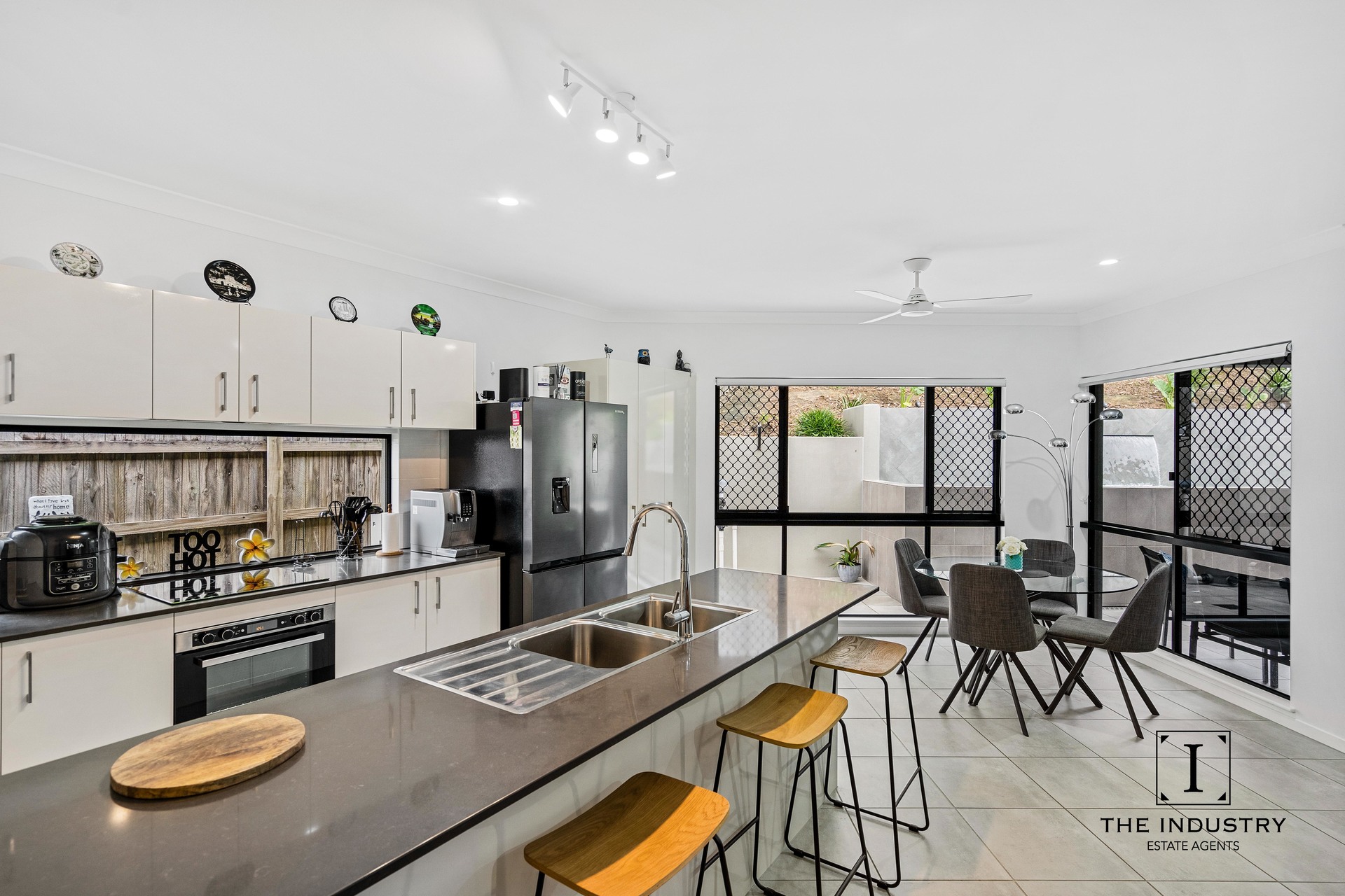 2/31 Anson Street, Bentley Park, QLD 4869 AUS