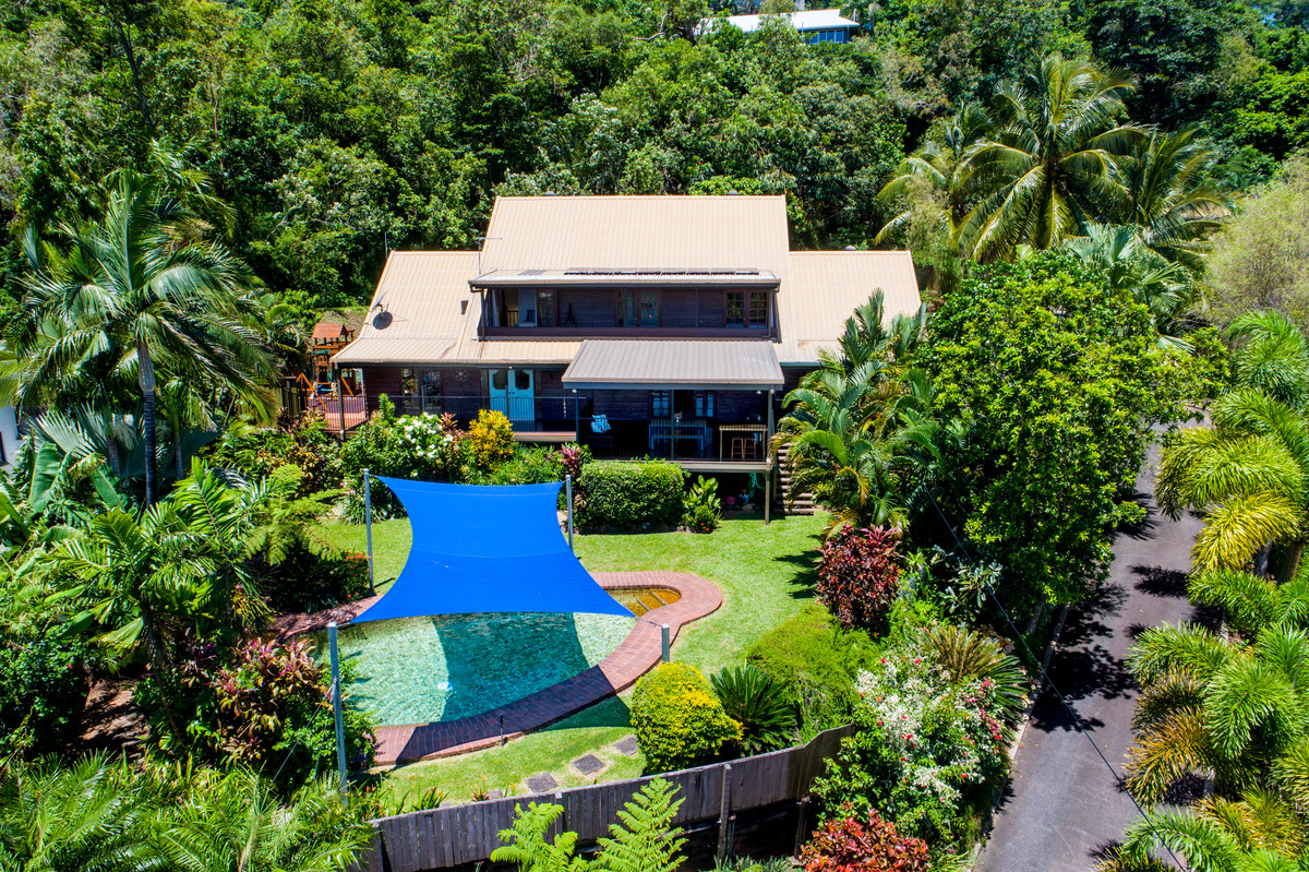 1 Kiriwina Close, Trinity Beach, QLD 4879 AUS