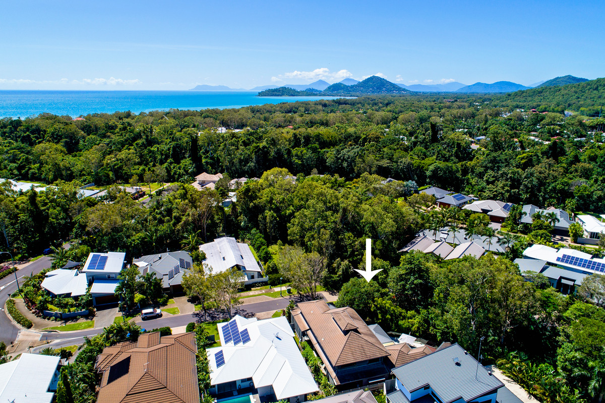 8 Lillian Road, Palm Cove, QLD 4879 AUS