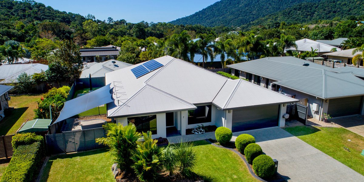 7 Bromell Close, Redlynch, QLD 4870 AUS
