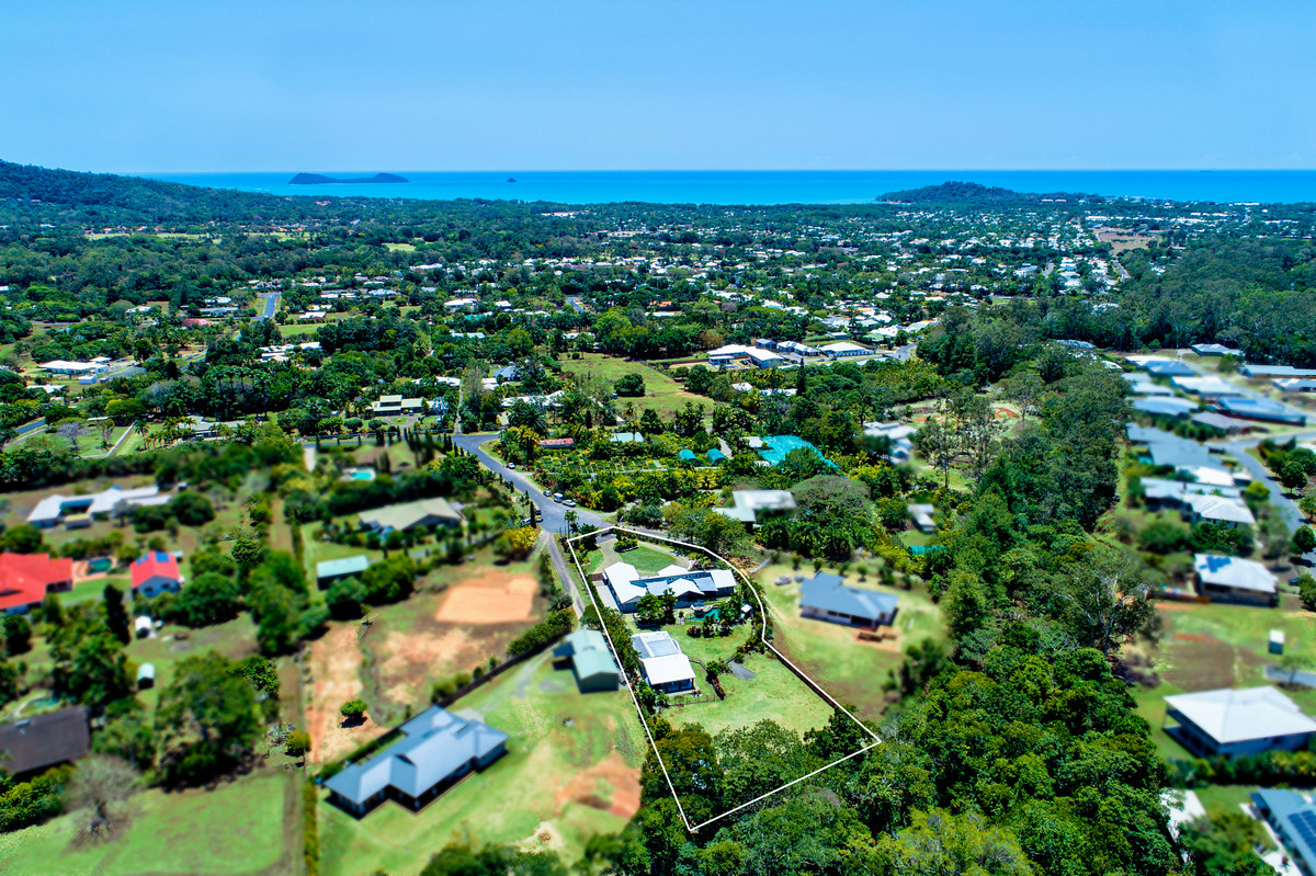 11 Hicks Close, Kewarra Beach, QLD 4879 AUS