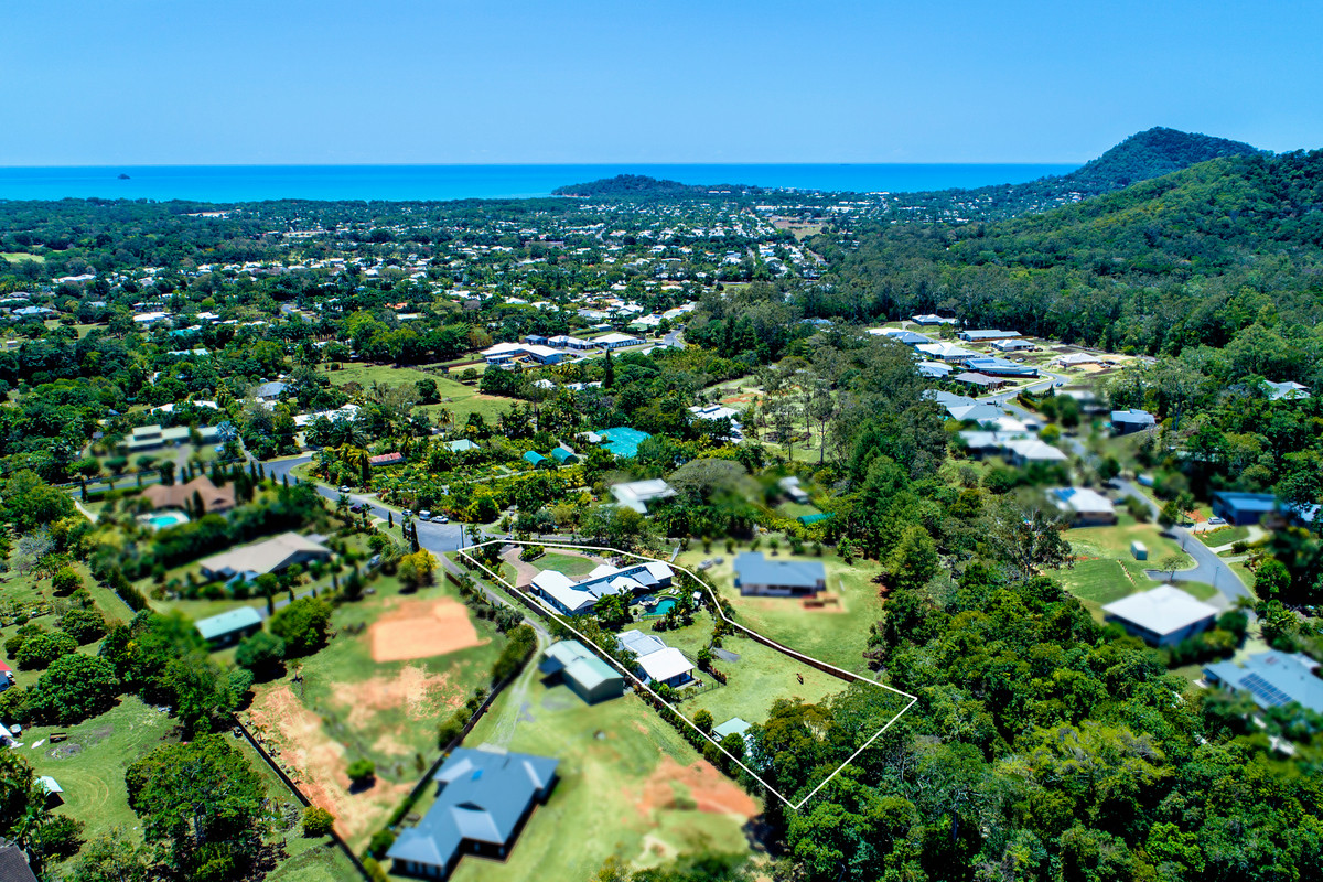 11 Hicks Close, Kewarra Beach, QLD 4879 AUS