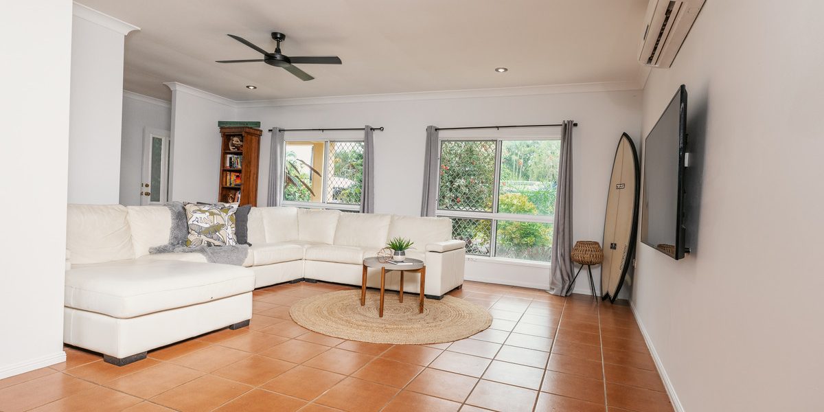 11 Coolangatta Close, Kewarra Beach, QLD 4879 AUS