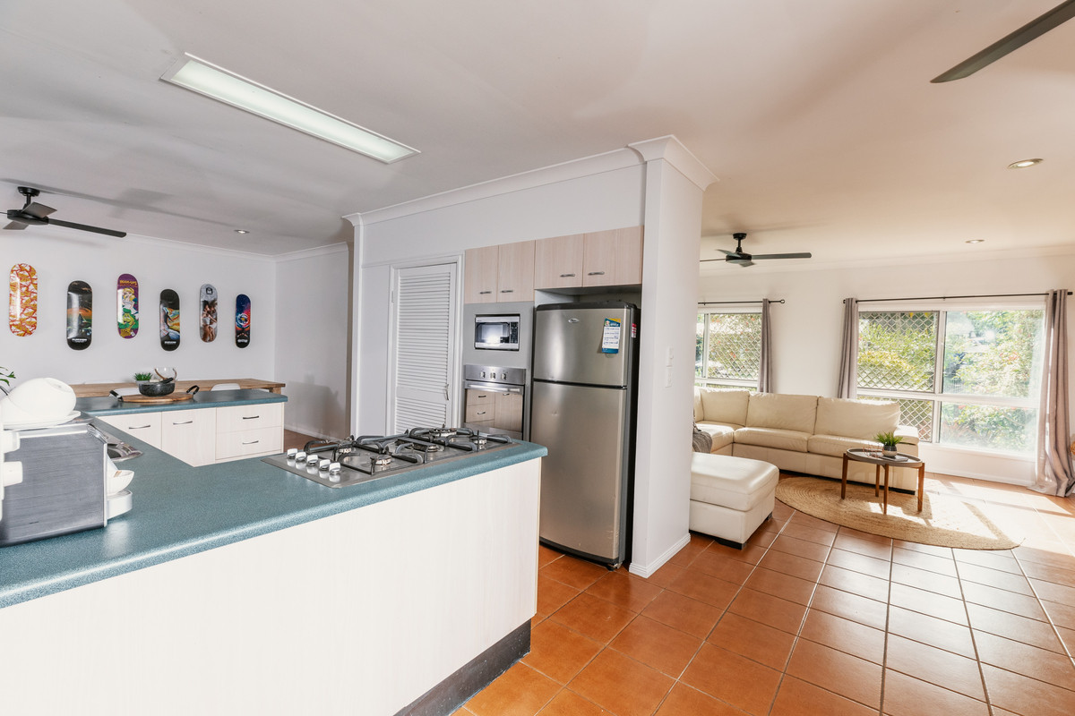 11 Coolangatta Close, Kewarra Beach, QLD 4879 AUS