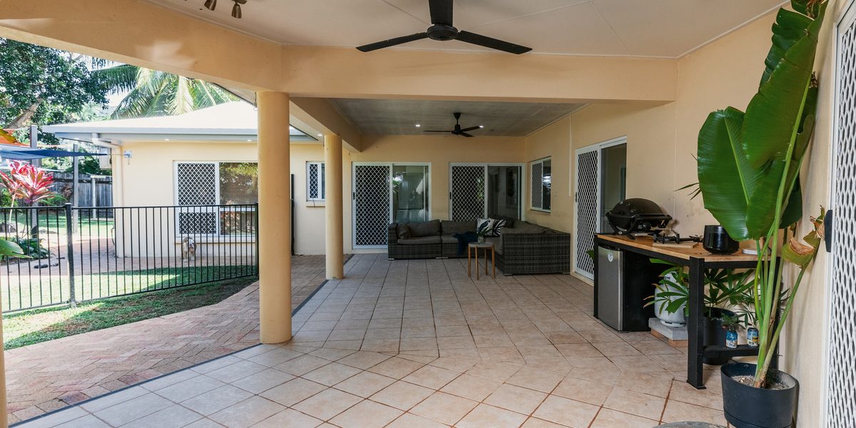 11 Coolangatta Close, Kewarra Beach, QLD 4879 AUS