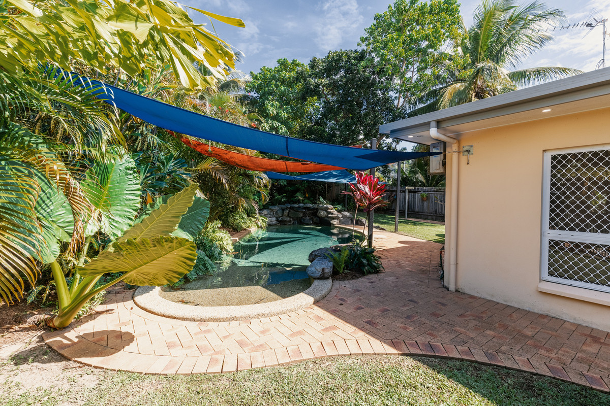 11 Coolangatta Close, Kewarra Beach, QLD 4879 AUS